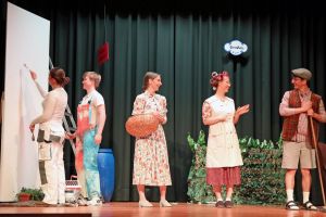 Keine Panik - Alles wird Blut! Theater AG des Gymnasiums Nordhorn Keine Panik - Alles wird Blut! Theater AG des Gymnasiums Nordhorn